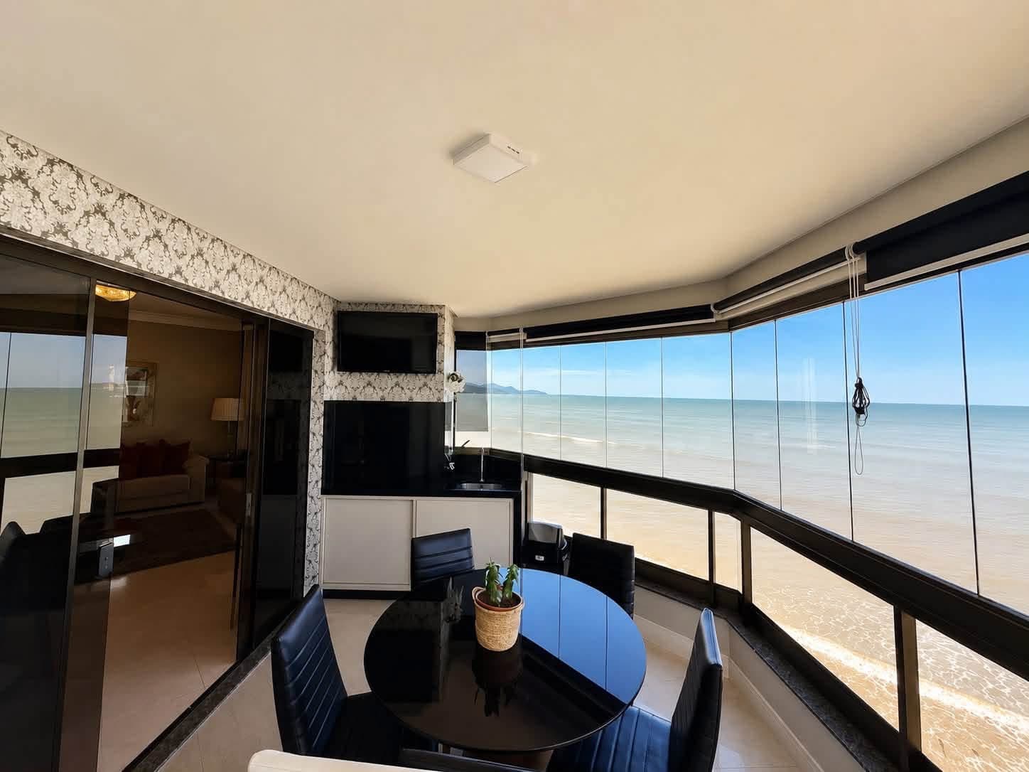 Apartamento em Meia Praia - Itapema SC — foto 1